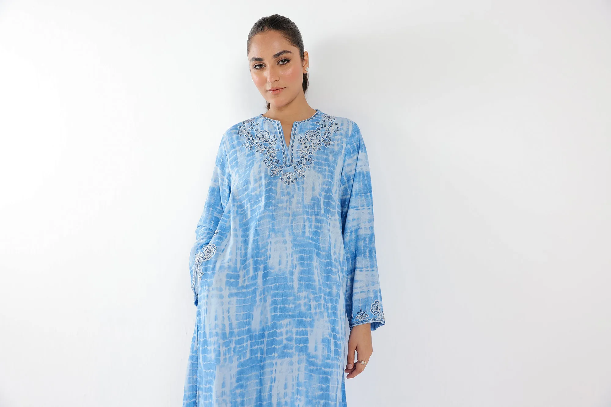 EMBROIDERED SUIT (E5001/102/629)